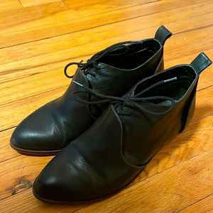 Kelsi Dagger Court Atlantic Oxford Ankle Booties